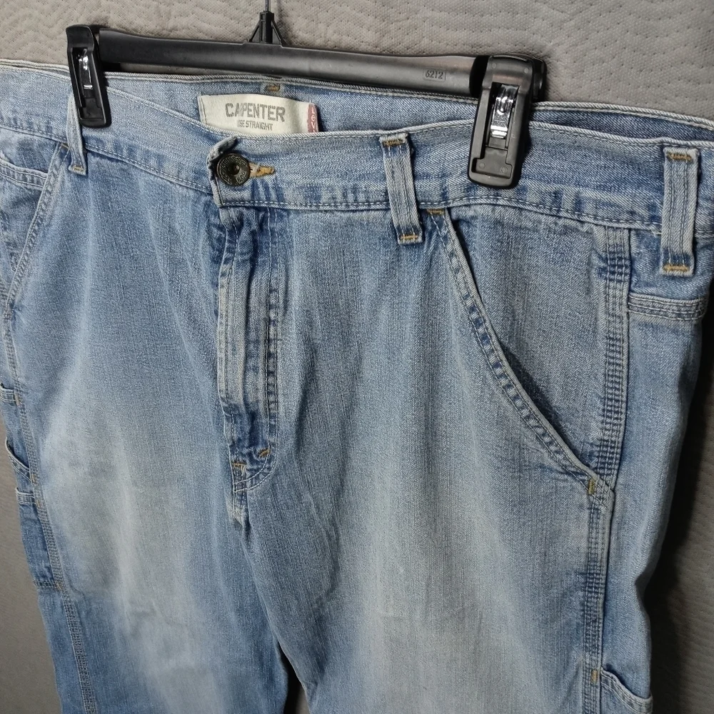 Levi's loose straight men's carpenter blue jeans sz 40x30.   401 55pm